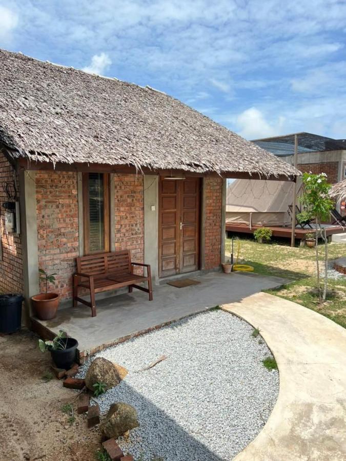 Rembulan Escape - The Red Bowl Villa Kampung Penarik Exteriör bild